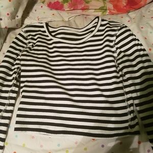 Long sleeve cropped top